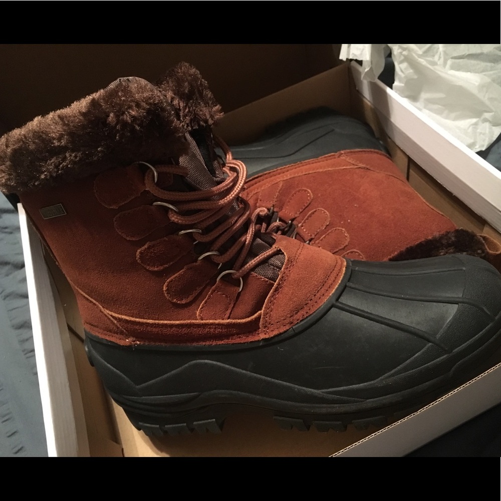 Waterproof snow boots
